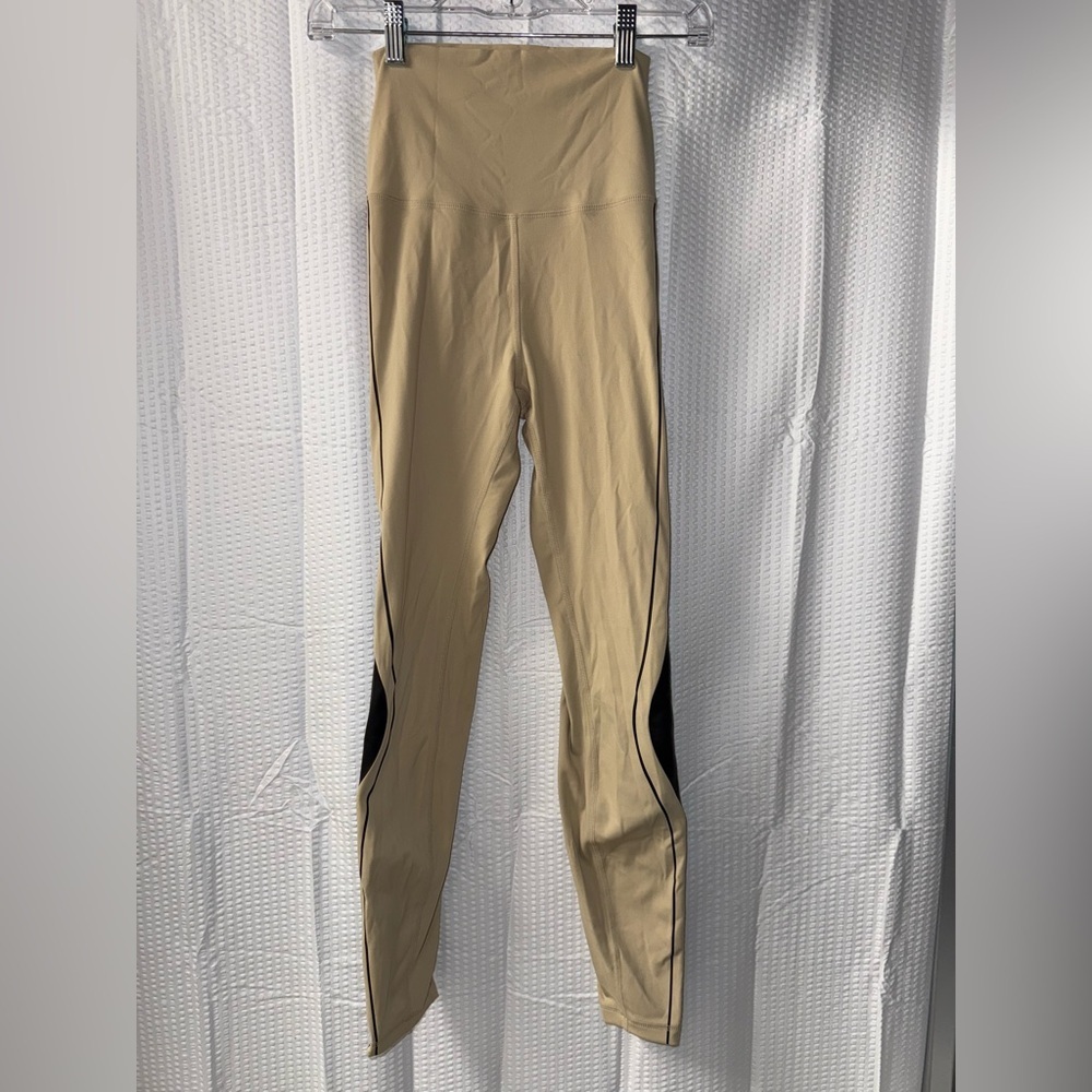 WEWOREWHAT Ultra High Rise Legging in Pale Khaki & Black Size S
